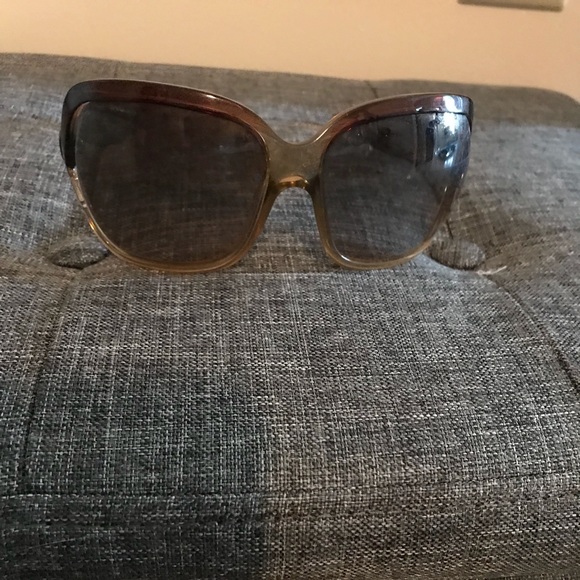 Versace sunglasses. 💯 authentic. - Picture 3 of 7